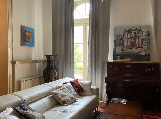Apartament Le Du Chateau Auriac-sur-Vendinelle
